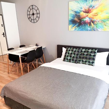 Novum Apartment With Parking Красков Екстериор снимка