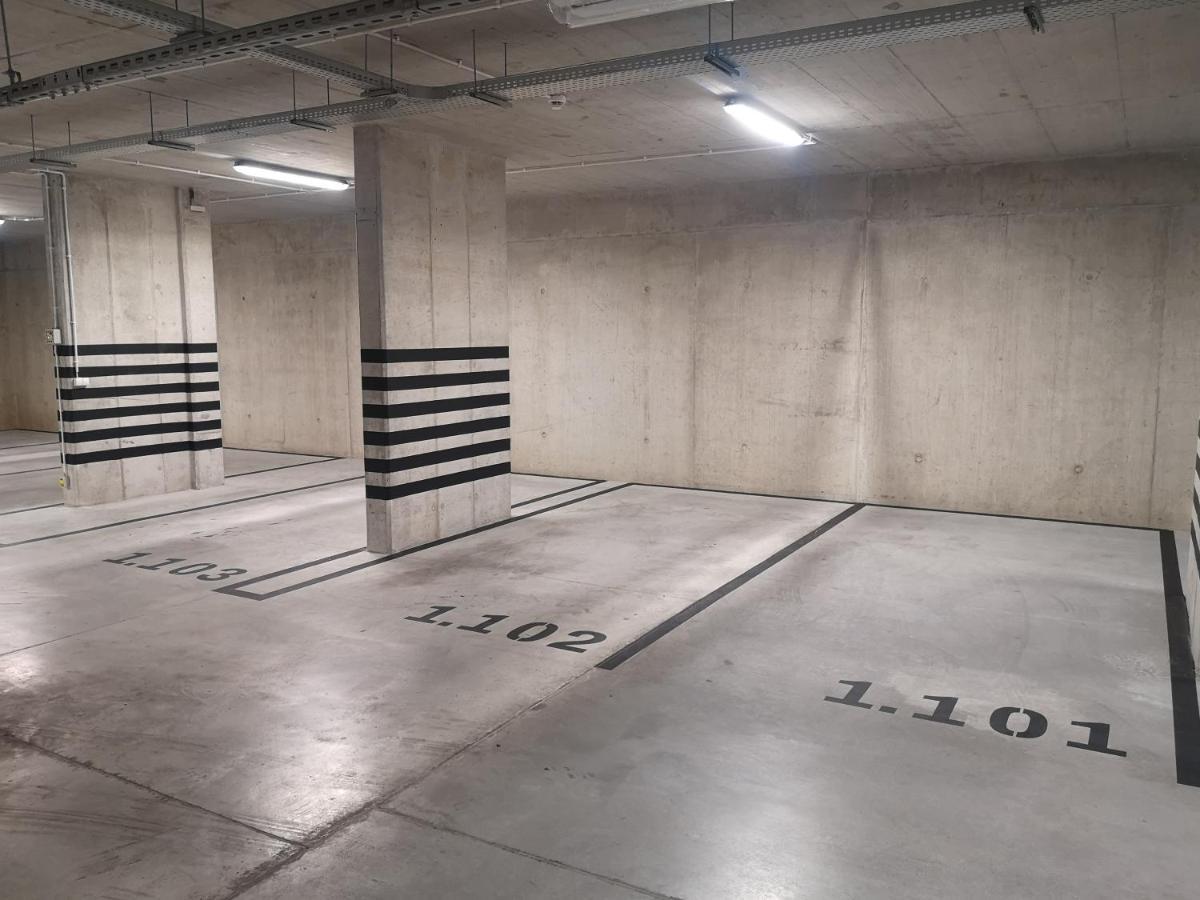 Novum Apartment With Parking Красков Екстериор снимка
