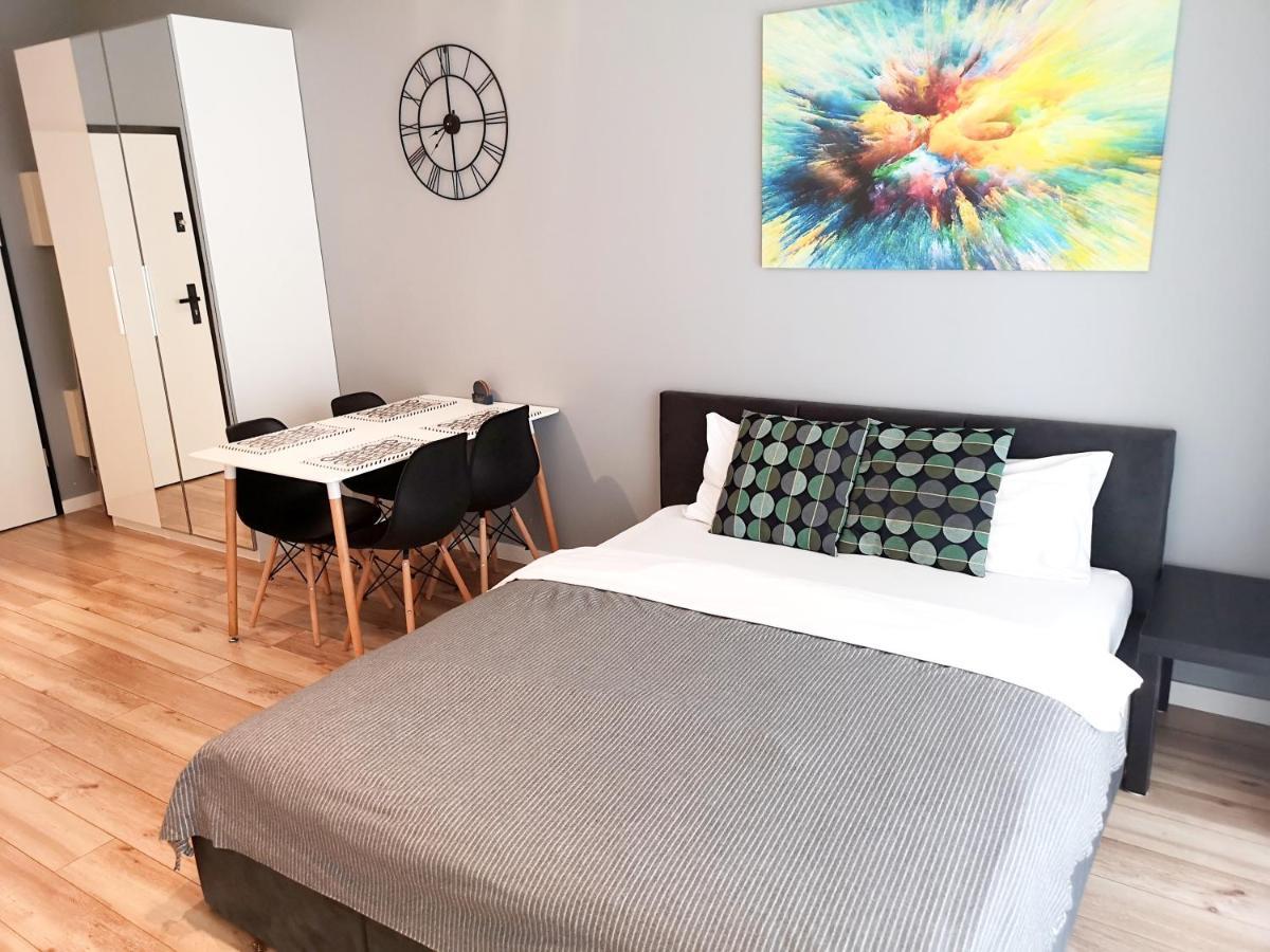 Novum Apartment With Parking Красков Екстериор снимка
