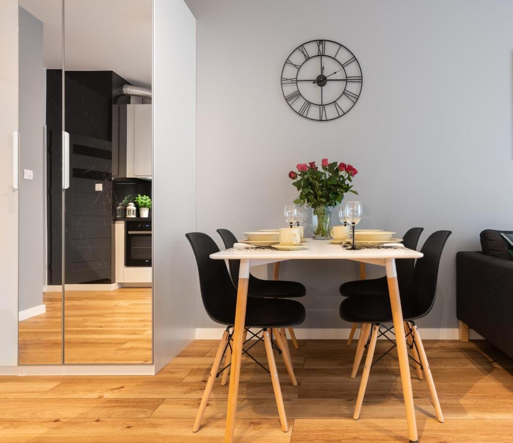 Novum Apartment With Parking Красков Екстериор снимка