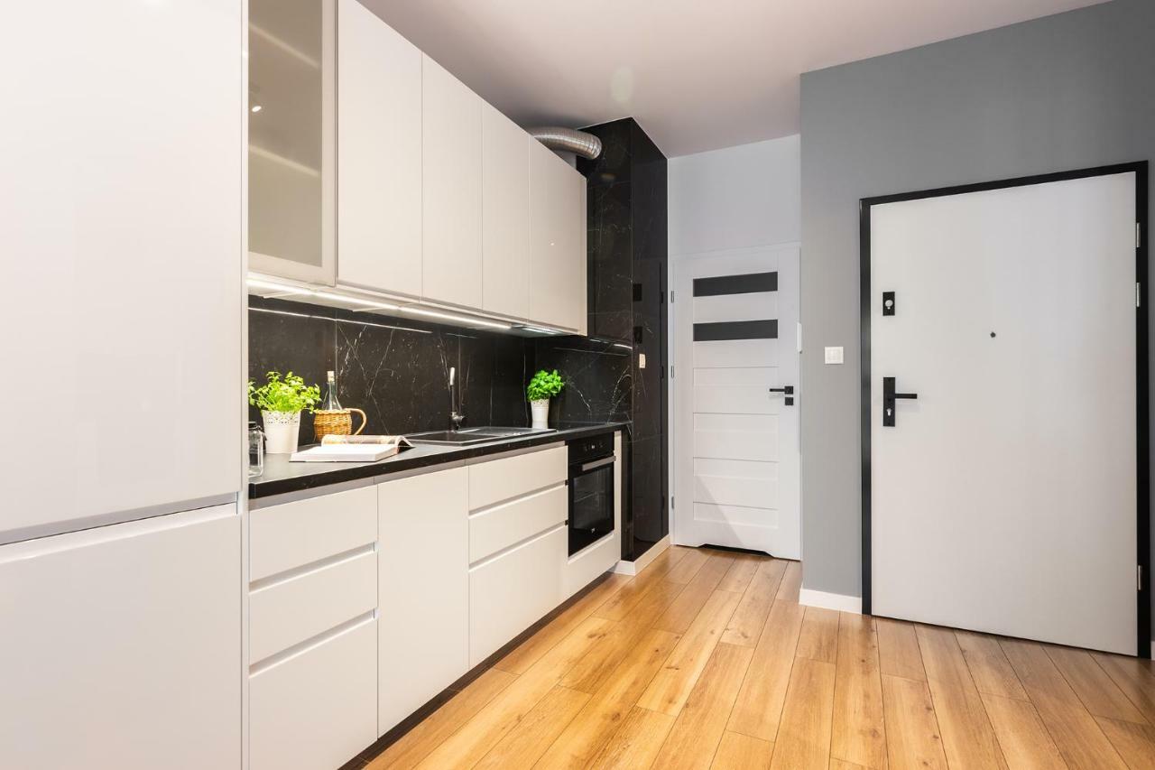 Novum Apartment With Parking Красков Екстериор снимка