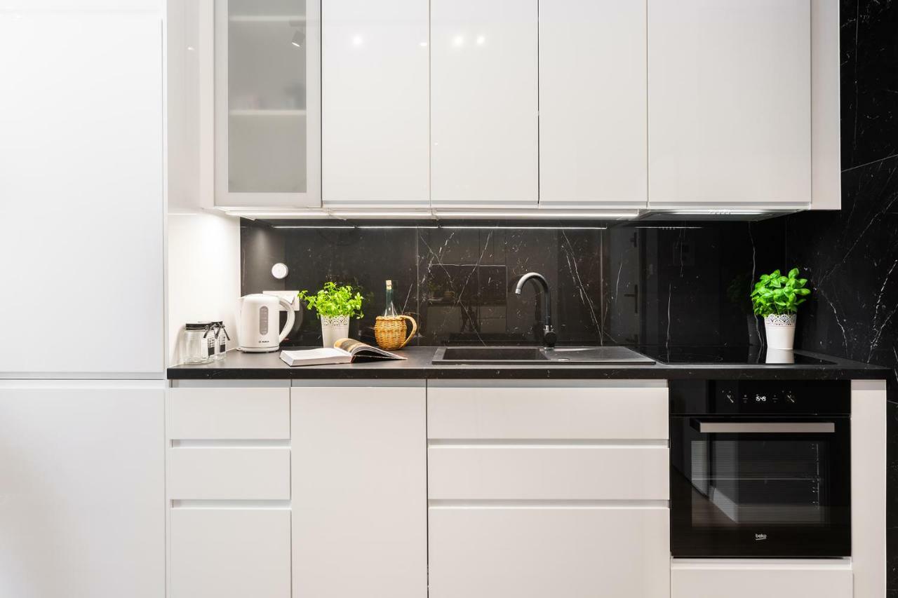 Novum Apartment With Parking Красков Екстериор снимка
